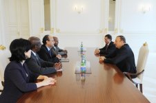 İlham Əliyev Dünya Bankının Cənubi Qafqaz üzrə keçmiş və yeni regional direktorlarını qəbul edib